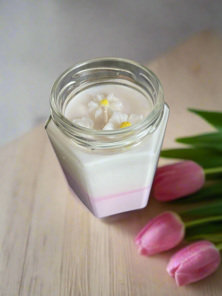 🌼 Personalised Daisy Topped Candle – 20cl