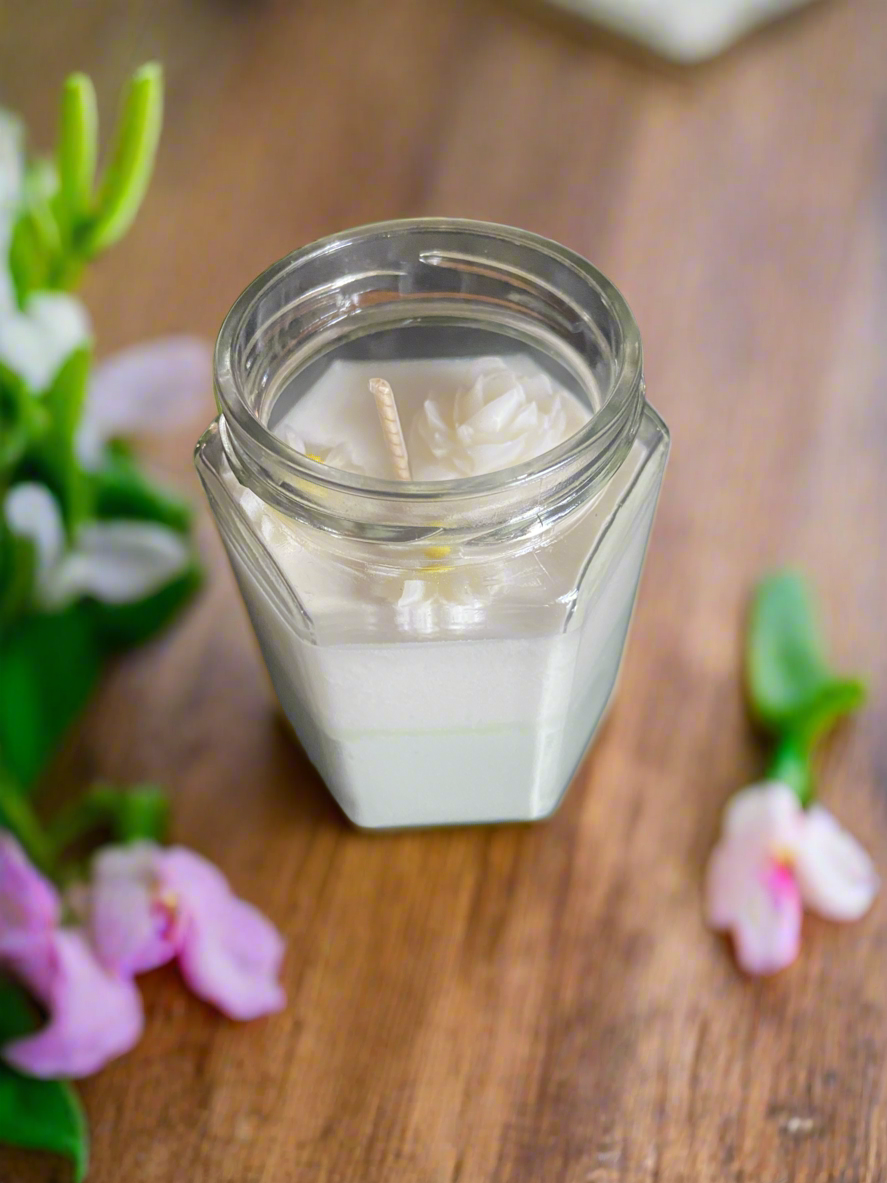 🌼 Personalised Daisy Topped Candle – 20cl