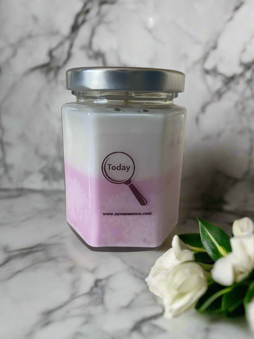 🌼 Personalised Daisy Topped Candle – 20cl